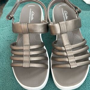 Clark’s Never Worn Pewter Sandal